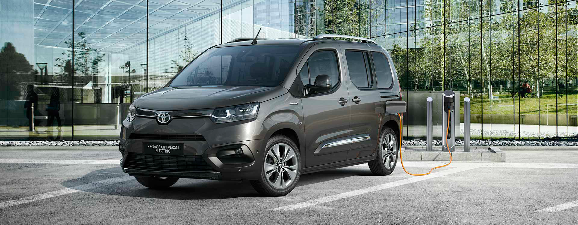 toyota-proace-city-verso-ev-2021-gallery-01-full_tcm-22-2380919.jpg