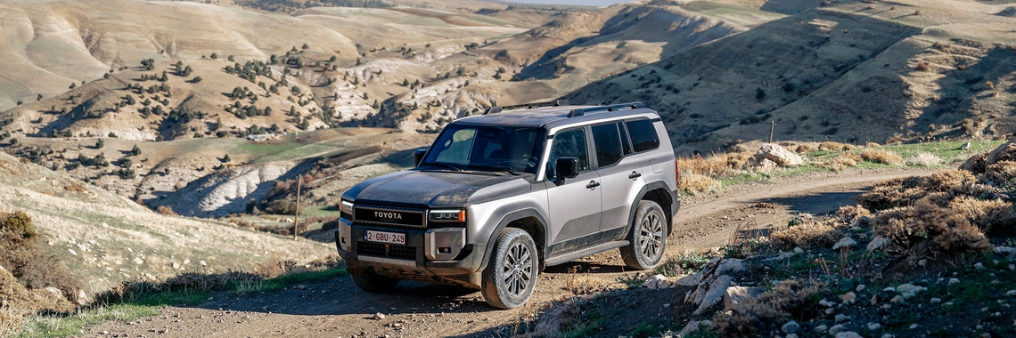 Toyota-Land-Cruiser-exterieur-offroad-op-extreem-terrein
