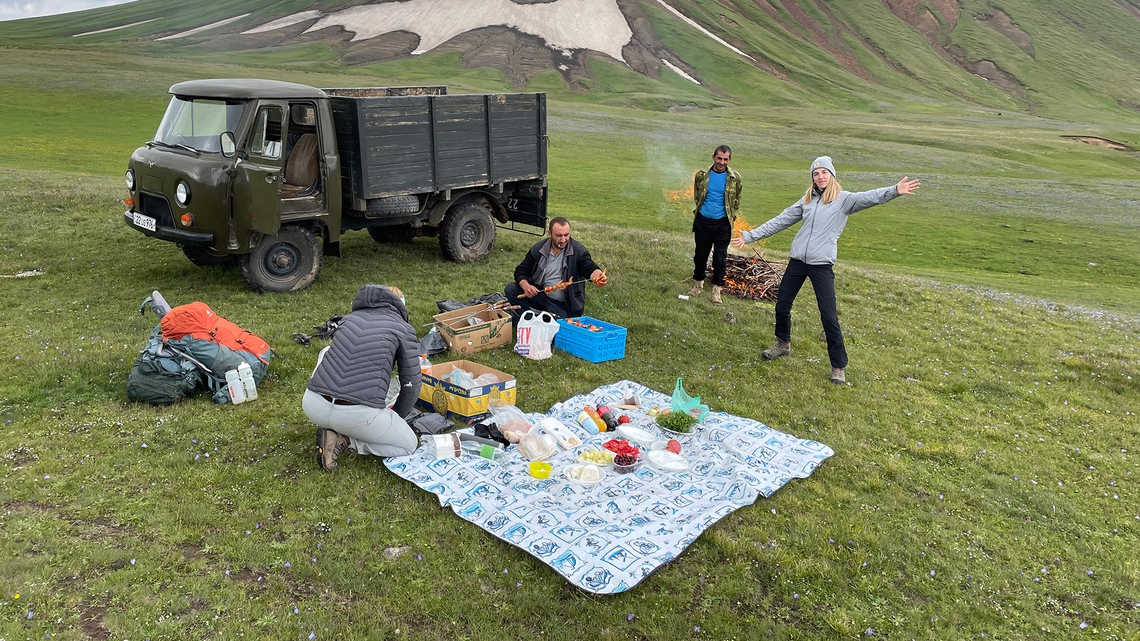 Toyota-Bart-en-Annelouc-road-trip-picknicken-1920.jpg